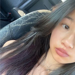 Meet your Posher, Lora